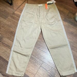 Sundry 100% cotton pants tan NWT size 30 waist 15 inseam 22 inches 🔔